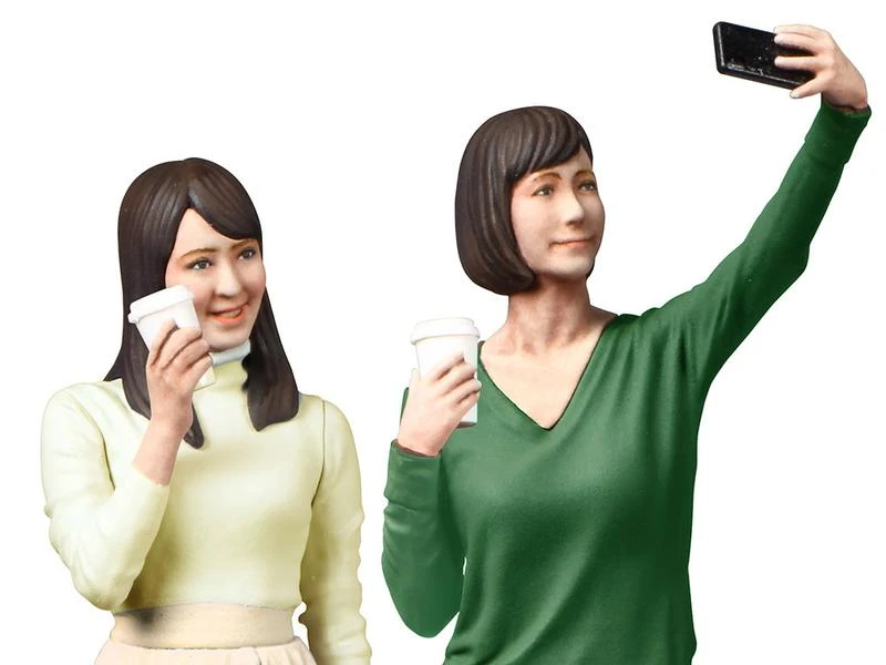 Tamiya Bausatz Campus Freunde, Figurenset II 1:24 7 Tamiya Bausatz Campus Freunde, Figurenset II 1:24 – Bild 5