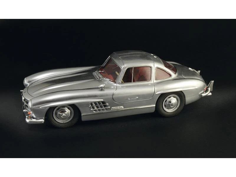 Italeri Bausatz Mercedes-Benz 300SL Gullwing 1:16 17 Italeri Bausatz Mercedes-Benz 300SL Gullwing 1:16 – Bild 15